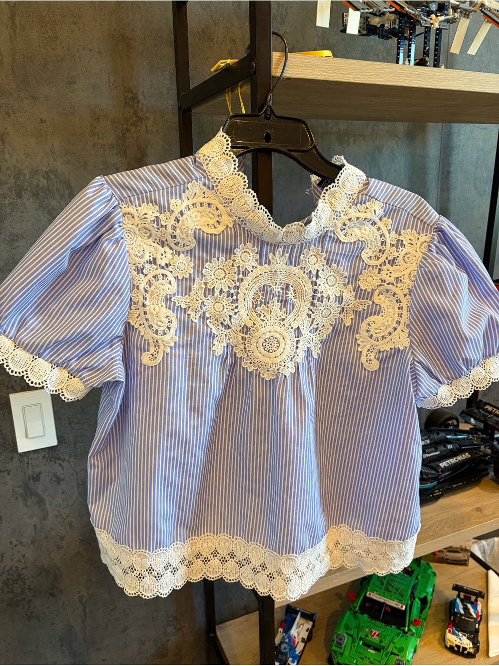 Forever 21 Blue & White Striped Lace-Trim women’s Blouse